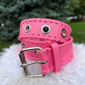 Urban Outfitters Devon Grommet Pink Faux Leather Belt EUC SZE Small (34)